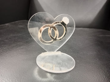 Heart-Shaped Acrylic Ring Display – Wedding & Engagement Theme